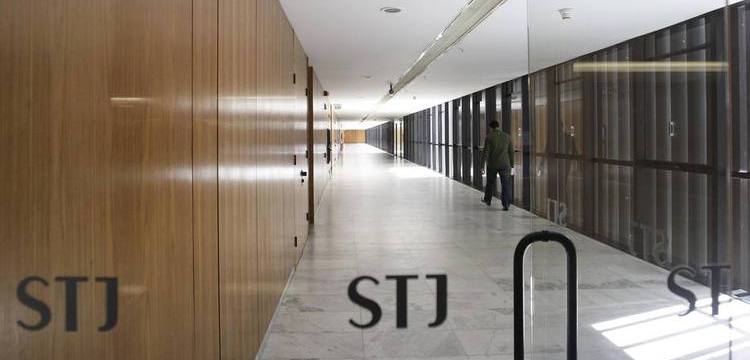 STJ aplica primeira equiparação de união estável a casamento em caso de herança após decisão do STF, em maio