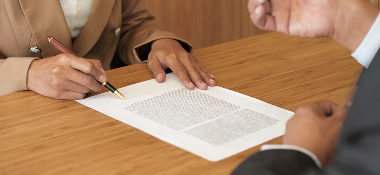 Artigo: Dispensa da escritura pública é retrocesso institucional e social – por Janaina Môcho