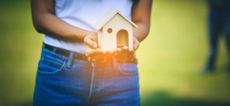 Câmara dos Deputados: Comissão aprova proibição de usucapião por marido agressor quando mulher fugir de violência