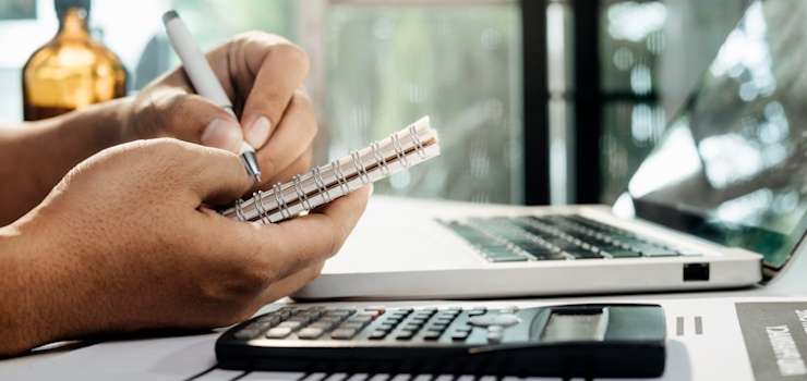 InfoMoney: Reforma tributária: Receita adia exigência de preencher IBS e CBS em notas fiscais