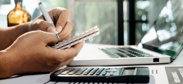 InfoMoney: Reforma tributária: Receita adia exigência de preencher IBS e CBS em notas fiscais