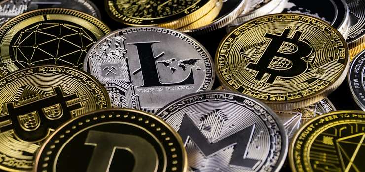 Exame: Criptomoedas: como começar a investir com segurança e aportes graduais